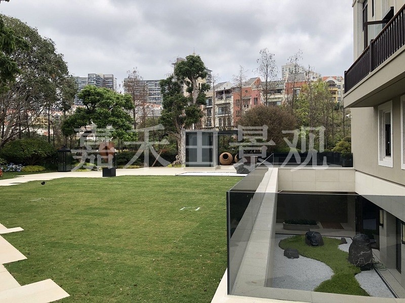 夏季別墅花園如何養(yǎng)護(hù)？